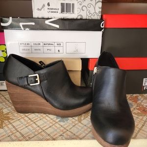 Scholls size 6